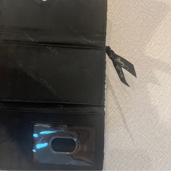 Vera Bradley Push Lock Wristlet Wallet  in "Lola" Pattern Zipper Nice - Picture 3 of 11